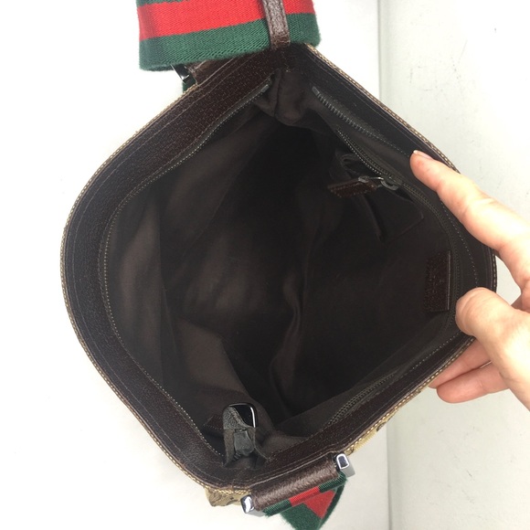 Authentic Gucci brown monogram messenger bag - Picture 6 of 16